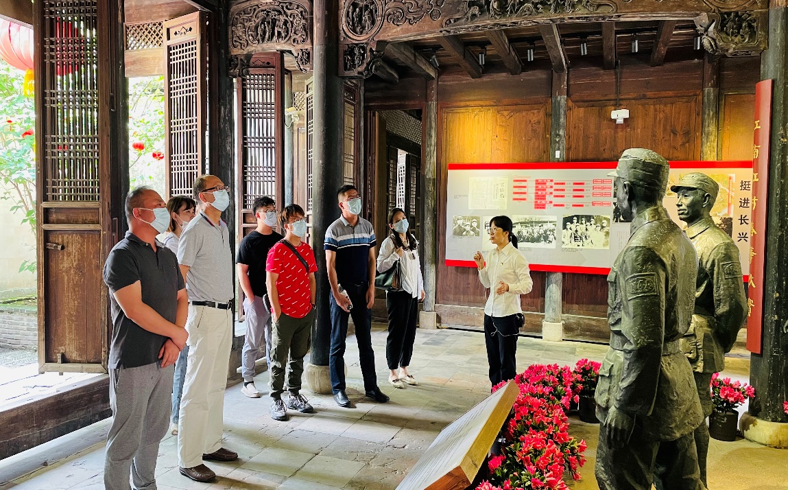 “守初心、慶百年”重走長(zhǎng)征路主題活動(dòng)